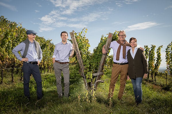 Thomas Klinger, Andreas Wickhoff mit Willi und Edwige Bründlmayer am Zöbinger Heiligenstein.